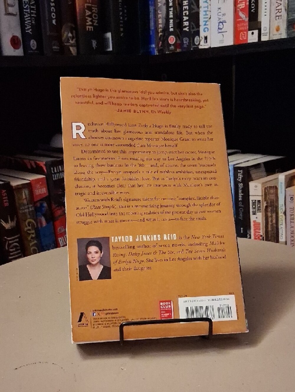The Seven Husbands Of Evelyn Hugo By Taylor Jenkins Reid - Picture 2 of 3